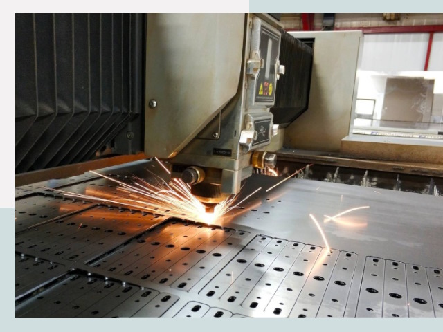 Лазерная резка металла в Колпино от 619 руб.